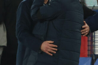 ex-jogador-do-arsenal,-billy-vigar,-morre-apos-choque-em-campo