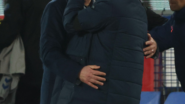 ex-jogador-do-arsenal,-billy-vigar,-morre-apos-choque-em-campo