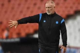 banco-resolve,-gremio-supera-sustos-e-bate-vitoria-pelo-brasileirao