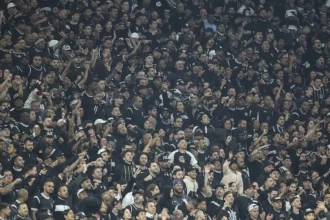 corinthians-busca-reabilitacao-no-brasileiro-contra-o-flamengo-em-meio-a-protestos