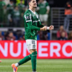 lewis-hamilton-de-luto-pelo-‘iconico’-roscoe:-“morreu-nos-meus-bracos”