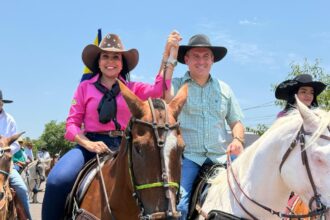 deputada-janad-valcari-prestigia-23a-cavalgada-de-wanderlandia-no-tocantins