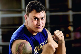 popo-chora-e-diz-que-vai-abandonar-o-boxe-apos-“humilhacao”