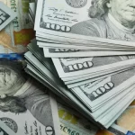 dolar-fecha-em-alta-com-mp-de-aumento-de-impostos-em-foco;-bolsa-tem-forte-queda