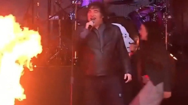 show-de-rock-de-milei-em-meio-a-crise-e-criticado-ate-por-aliados