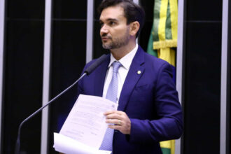 lula-sanciona-lei-que-amplia-pena-para-quem-vende-bebida-alcoolica-a-criancas-e-adolescentes