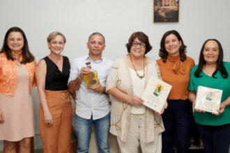 secult-recebe-livro-relatorio-sobre-mapeamento-da-producao-de-cachaca-artesanal-da-regiao-sudeste-do-tocantins