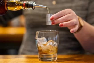 metanol:-estados-e-municipios-recebem-orientacoes-para-atendimentos