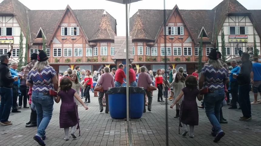 40o-edicao-da-oktoberfest-comeca-hoje-em-blumenau-(sc)