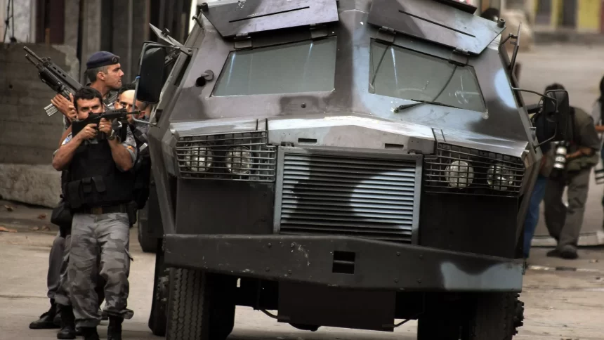 operacao-policial-contra-avanco-do-comando-vermelho-deixa-sete-mortos-no-rio