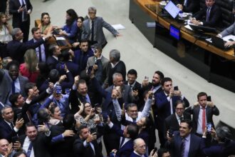 gleisi-hoffmann-sobre-a-mp-do-iof:-ricos-nao-querem-pagar-impostos