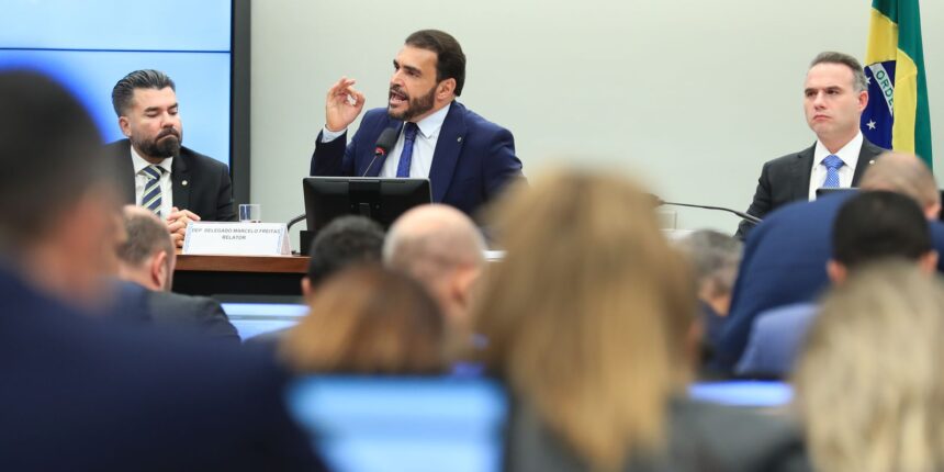 etica:-relator-pede-arquivamento-de-acao-contra-eduardo-bolsonaro