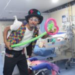 dia-das-criancas:-palhaco-do-trem-transforma-gratidao-em-alegria