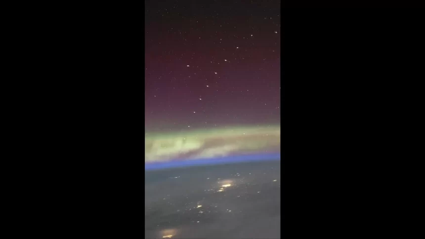 astronauta-registra-da-orbita-“trem”-de-satelites-starlink-da-spacex