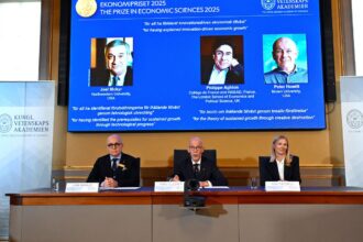 trio-ganha-nobel-de-economia-de-2025-por-trabalho-sobre-inovacao