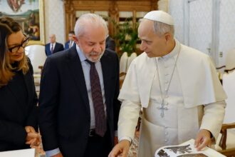 lula-e-janja-se-encontram-com-papa-leao-no-vaticano