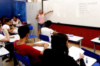 em-comemoracao-ao-dia-do-professor,-procon-tocantins-orienta-sobre-o-direito-a-meia-entrada-para-docentes