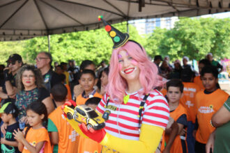 “giro-da-alegria”:-pmto-recebe-centenas-de-criancas-em-manha-de-festa-e-cidadania-em-palmas