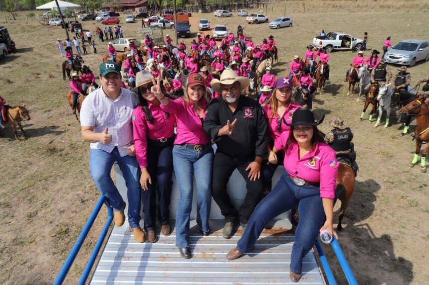 claudia-lelis-cumpre-agenda-no-sul-e-sudeste-e-anuncia-emenda-de-r$-300-mil-para-saude-de-formoso*