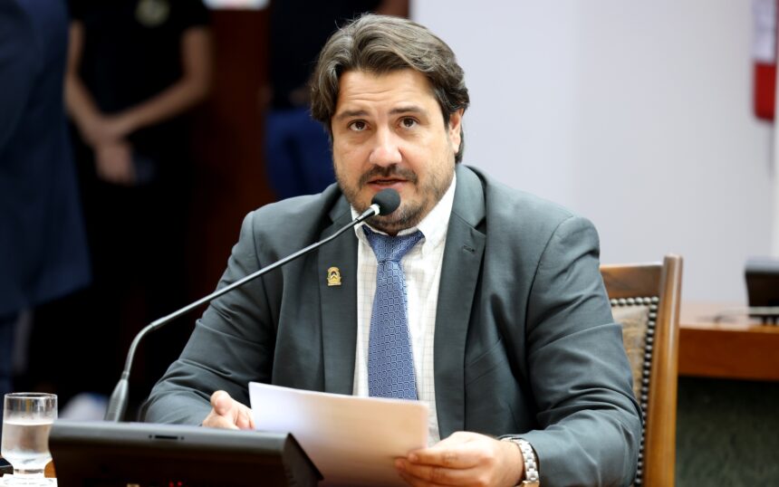 comissao-de-minas,-energia-e-meio-ambiente-aprova-14-materias