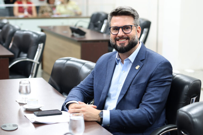 mantoan-propoe-criacao-do-programa-ronda-escolar-para-reforcar-a-seguranca-de-professores-e-alunos