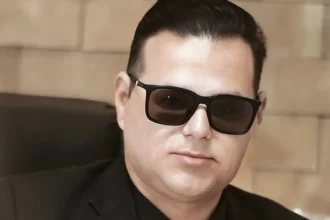 prefeito-de-canhoba-comemora-40-anos-com-ensaio-sensual-de-cuecas;-veja