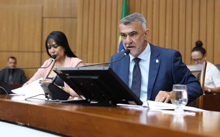 presidente-da-aleto-encaminha-pccr-da-educacao-para-a-ccj