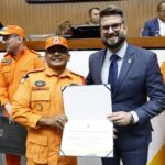 a-frente-da-operacao-na-tragedia-da-ponte-jk,-ten-cel.-donaldo-e-homenageado-por-mantoan