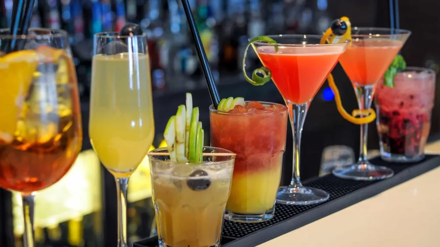 saude:-8-mortes-sao-investigadas-por-suposta-intoxicacao-por-metanol