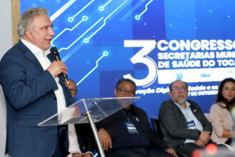 durante-congresso-de-secretarias-municipais,-governador-laurez-moreira-anuncia-liberacao-de-r$ 10-milhoes-para-fortalecer-a-saude-publica-do-tocantins