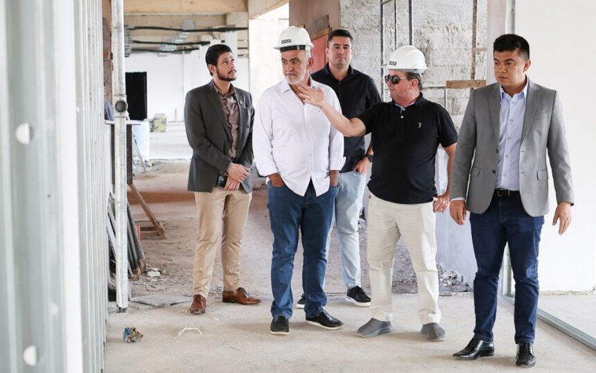 amelio-cayres-e-diretores-visitam-obras-de-ampliacao-do-predio-da-assembleia-legislativa