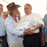 em-palmas,-governador-laurez-moreira-participa-de-workshop-sobre-producao-de-frutas-e-hortalicas-e-entrega-kits-de-sementes-do-programa-mesa-farta