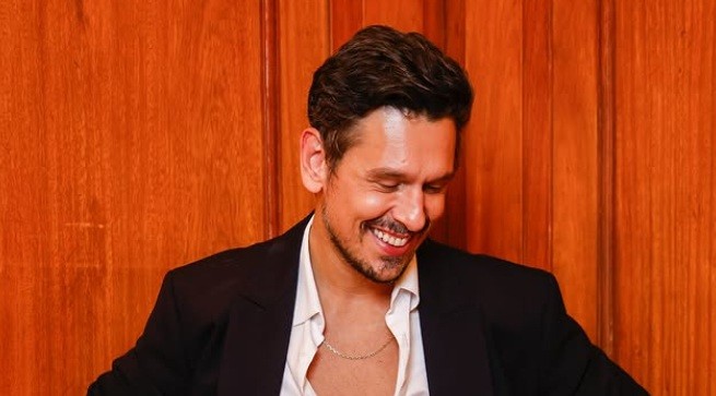 joao-vicente-de-castro-abre-bastidores-de-‘vale-tudo’-e-diz-como-reage-a-comentarios-com-seu-nome-na-web