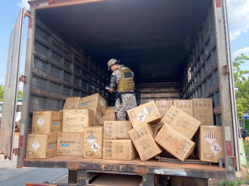 tres-homens-sao-flagrados-com-carga-furtada-de-defensivos-agricolas-avaliada-em-r$-400-mil,-diz-pm