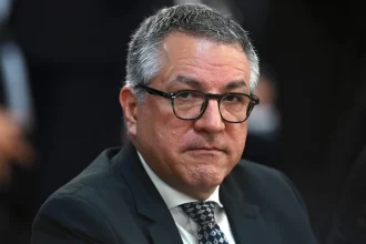 intoxicacao-por-metanol:-casos-suspeitos-devem-aumentar,-diz-ministro