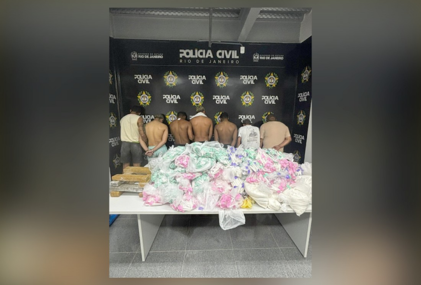policia-descobre-laboratorio-de-drogas-do-comando-vermelho-em-rio-das-ostras,-apreende-200-quilos-de-cocaina-e-prende-7-homens-no-local