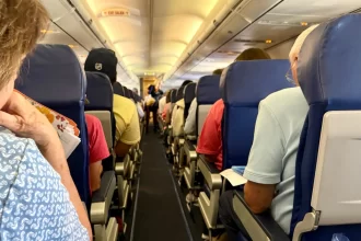 passageiro-tera-de-pagar-mais-para-inclinar-assento-em-aerea-canadense;-entenda