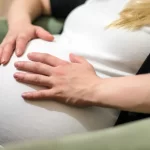 policia-prende-mulher-que-admitiu-gravidez-falsa-para-pedir-dinheiro-no-parana