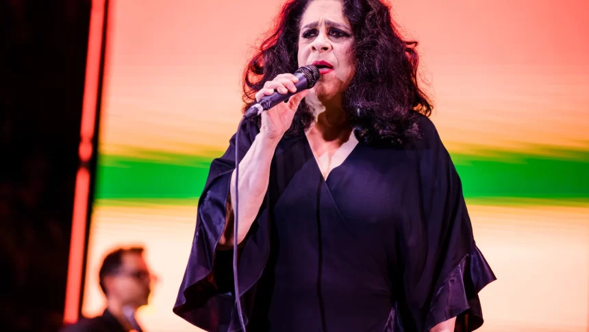 gal-costa-ressurge-em-disco-que-revisita-os-grandes-momentos-de-sua-carreira