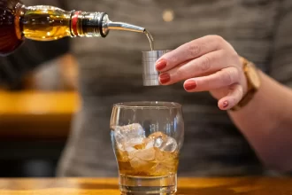 metanol:-pernambuco-apura-mortes-e-cegueira-por-suspeita-de-intoxicacao