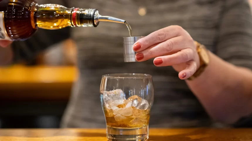 metanol:-pernambuco-apura-mortes-e-cegueira-por-suspeita-de-intoxicacao