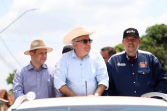 governador-laurez-moreira-participa-da-tradicional-cavalgada-de-ananas-em-comemoracao-aos-62-anos-do-municipio