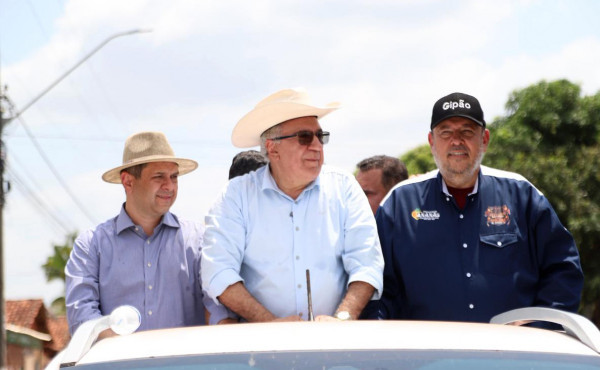 governador-laurez-moreira-participa-da-tradicional-cavalgada-de-ananas-em-comemoracao-aos-62-anos-do-municipio