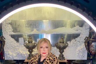 socialite-regina-goncalves-fala-sobre-recomeco-apos-prisao-de-ex-motorista:-‘por-um-tempo,-achei-que-estava-morta’