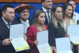 delegada-regional-de-araguaina-e-homenageada-em-solenidade-na-assembleia-legislativa-do-tocantins