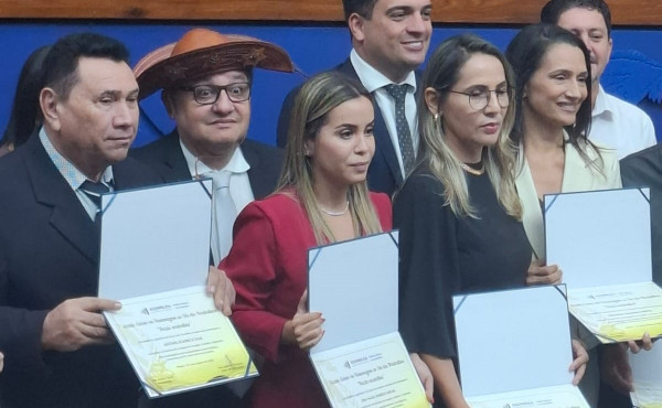 delegada-regional-de-araguaina-e-homenageada-em-solenidade-na-assembleia-legislativa-do-tocantins