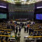 camara-dos-deputados-aprova-urgencia-de-projeto-que-proibe-cobranca-por-bagagem-de-mao-em-voos