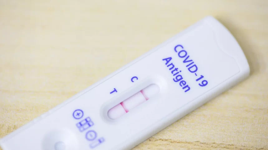 goias-e-df-enfrentam-onda-de-internacoes-por-influenza-a-e-covid,-mostra-fiocruz