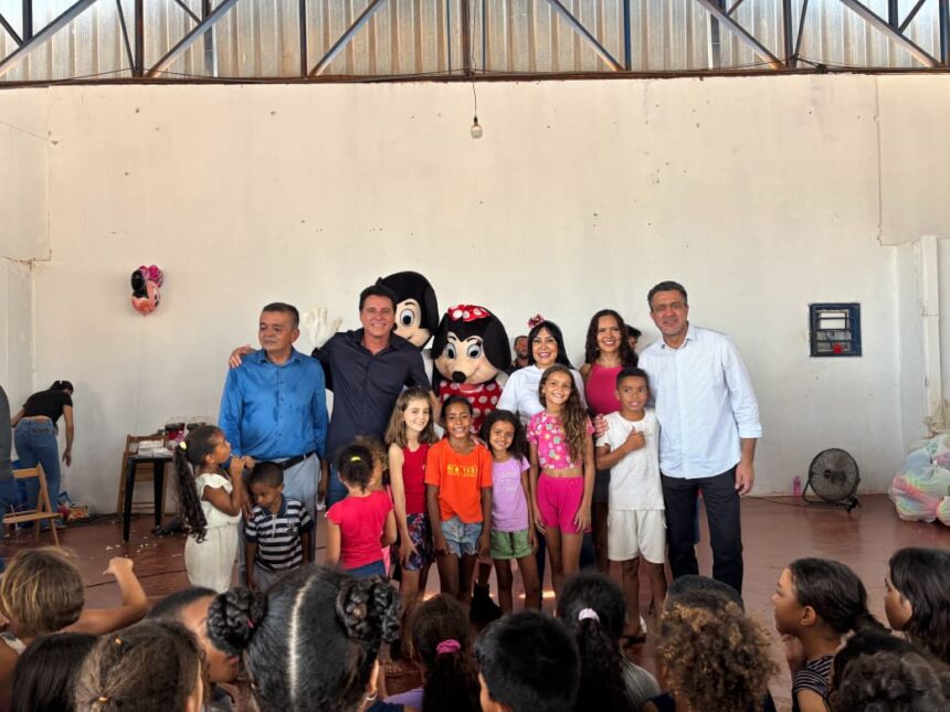 janad-valcari-participa-da-festa-do-dia-das-criancas-em-marianopolis