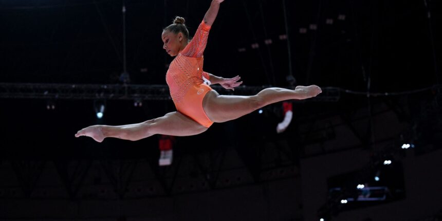 flavia-saraiva-vai-a-final-da-trave-no-mundial-de-ginastica-artistica